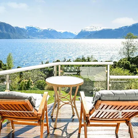 Maison De 5 En Bord De à Hébergement de vacances *