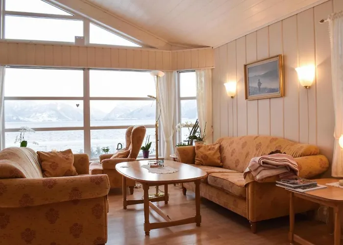 5 Bedroom Front In * Lavik (Sogn og Fjordane)