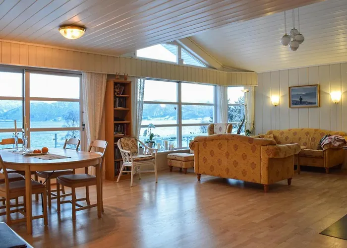 5 Bedroom Front In * Lavik (Sogn og Fjordane)