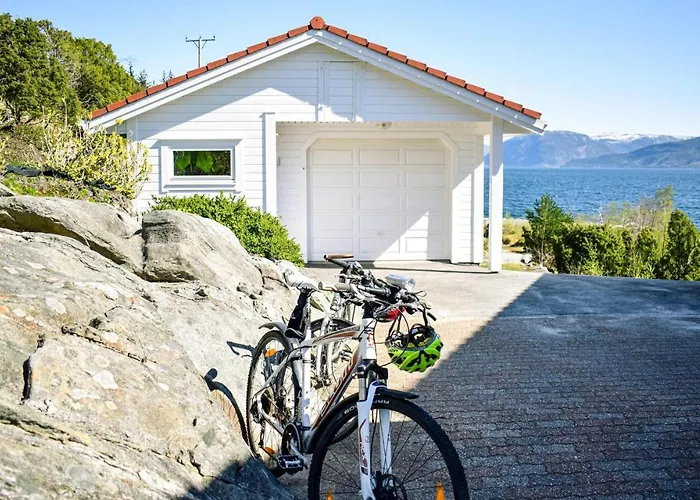 5 Bedroom Front In * Lavik (Sogn og Fjordane)